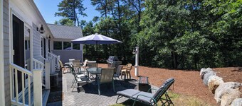 # 626: Bellamente renovado con acceso con escrituras a la playa privada de Sandy Association.