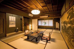 Superior Room, Non Smoking, Sea View | Minibar, individually decorated, free WiFi, bed sheets