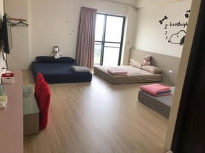 Minibar, bureau, lits pliants/supplémentaires, Wi-Fi gratuit