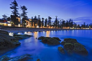 鄰近海灘