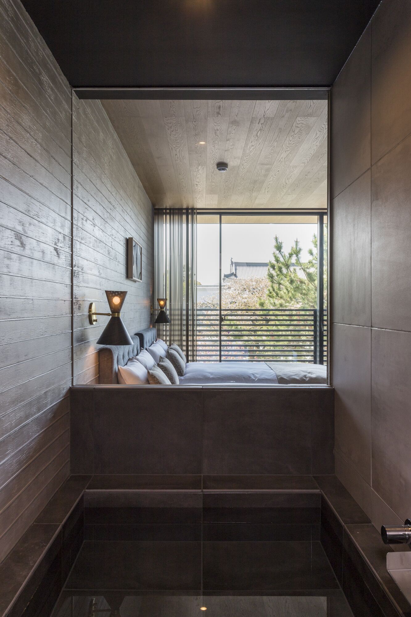 Deluxe Twin Room | Bathroom | Separate tub and shower, rainfall showerhead, designer toiletries