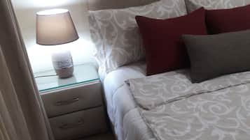 2 chambres, fer et planche Ă repasser, Wi-Fi gratuit, draps fournis