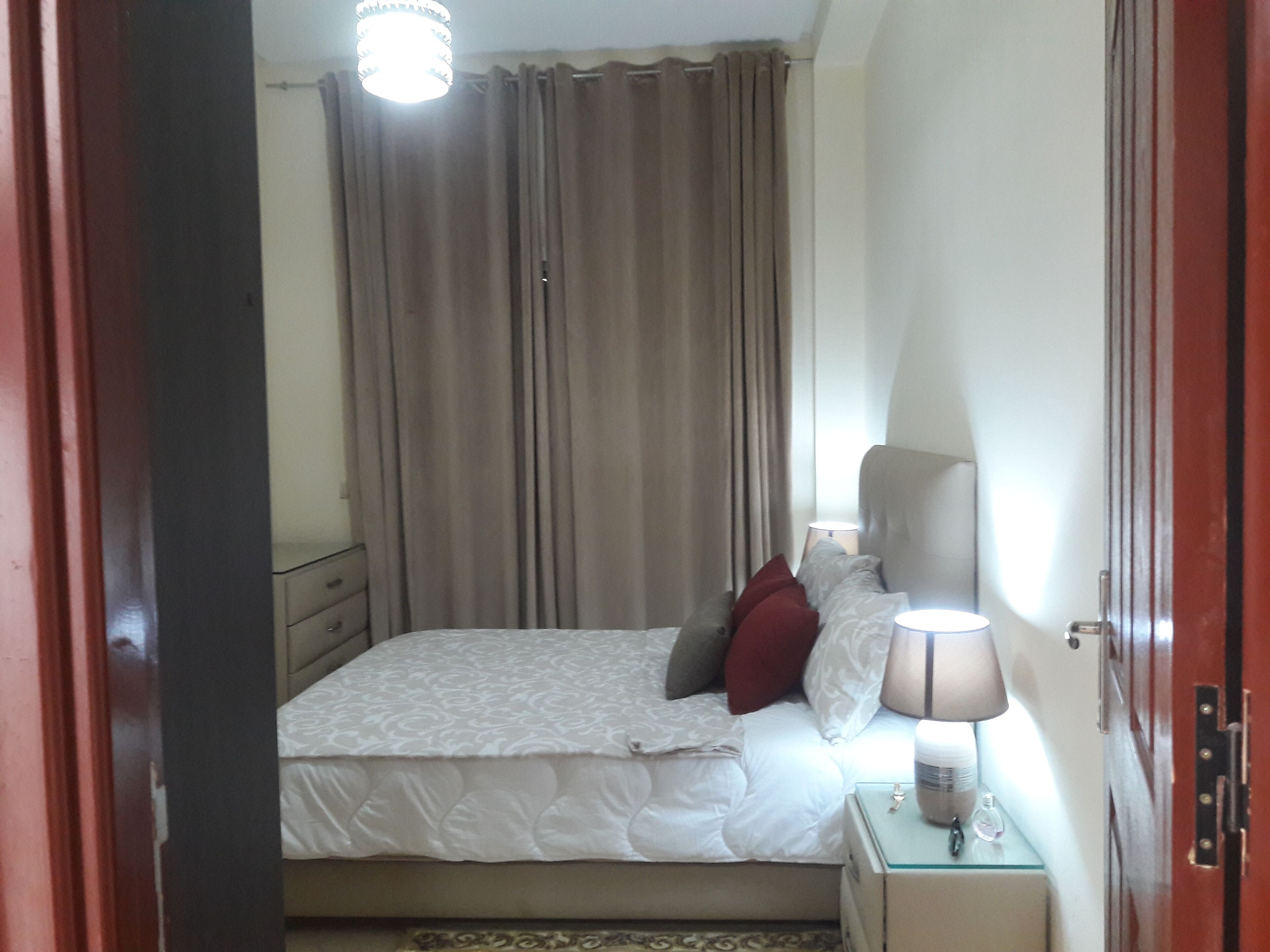 2 dormitorios, tabla de planchar con plancha, wifi gratis y ropa de cama