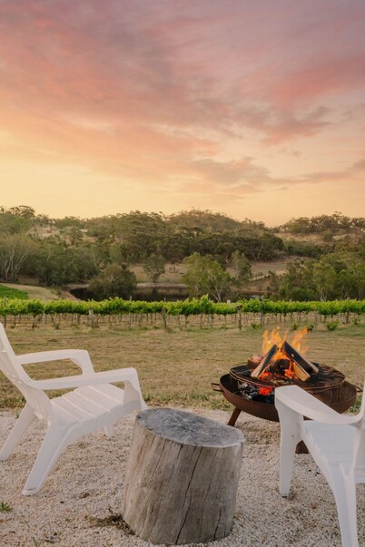 Two Fat Ponies (formerly Se7en On Sevenhill) - "The Sunrise Cabin"