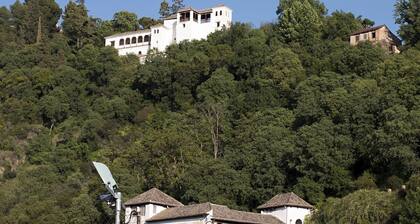 ChezmoiHomes Alhambra Boutique Terrace