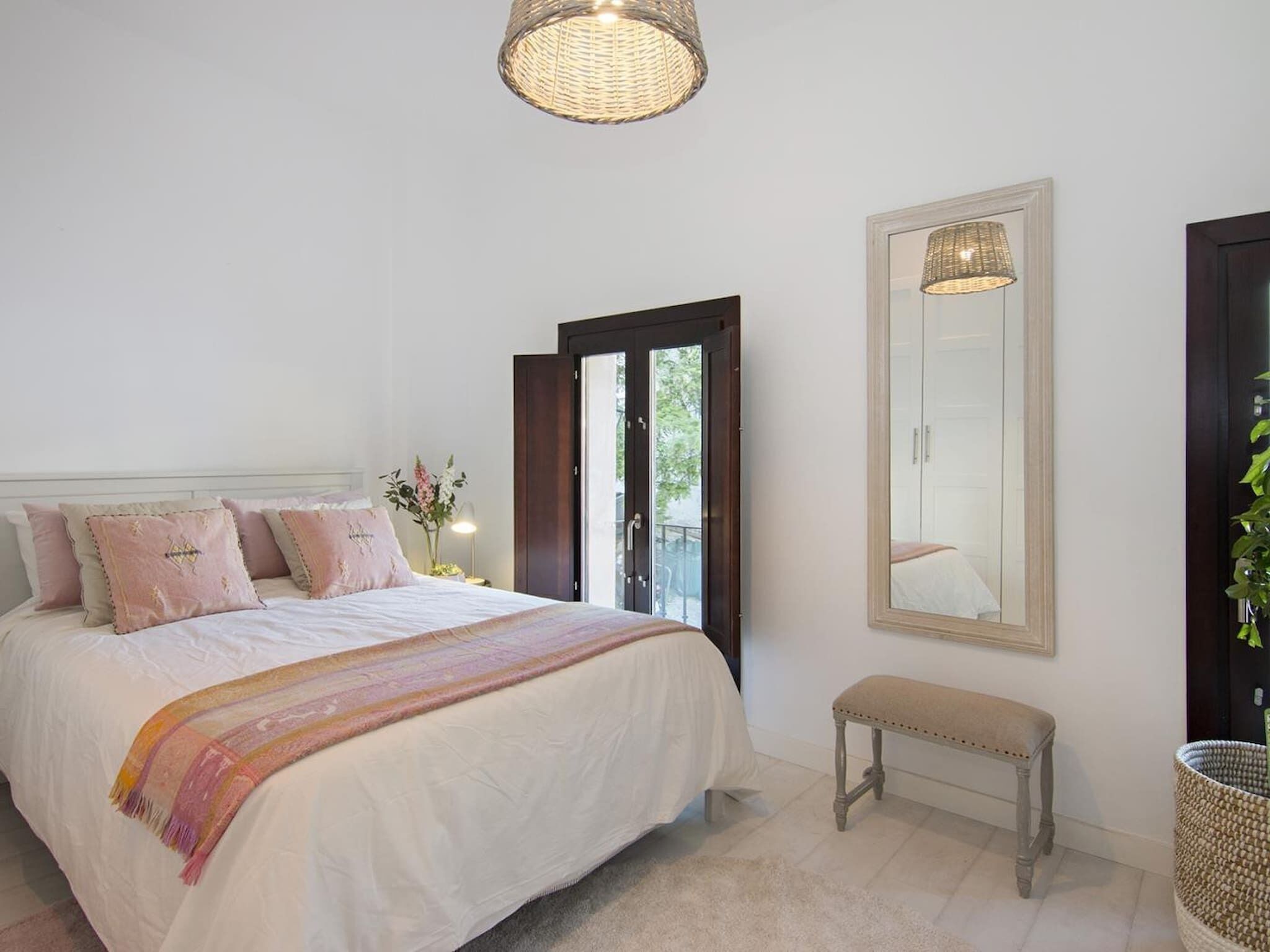 2 bedrooms, iron/ironing board, free WiFi, bed sheets