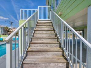 Pool - Sea Urchins, Unit 2. 5 BR. Beachview. The Beach, so close, for less! Pool. (Gulf Shores)
