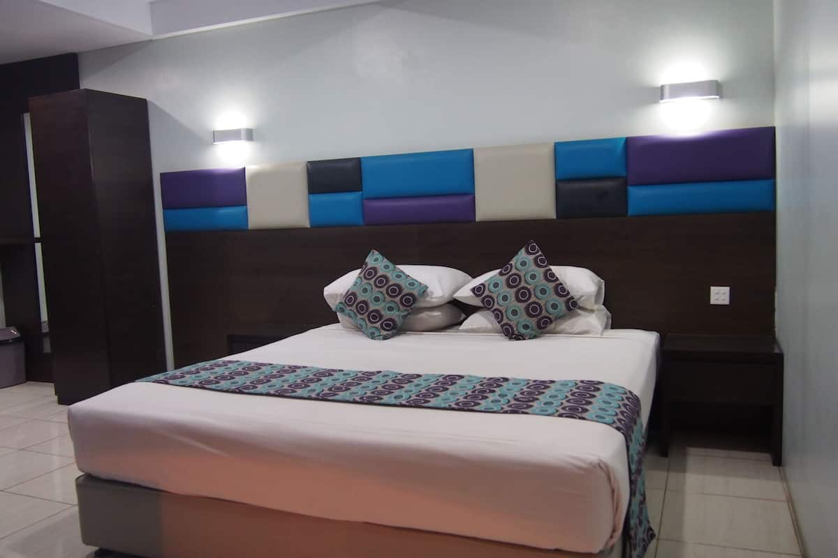 Bureau, lits pliants/supplémentaires, Wi-Fi gratuit, draps fournis