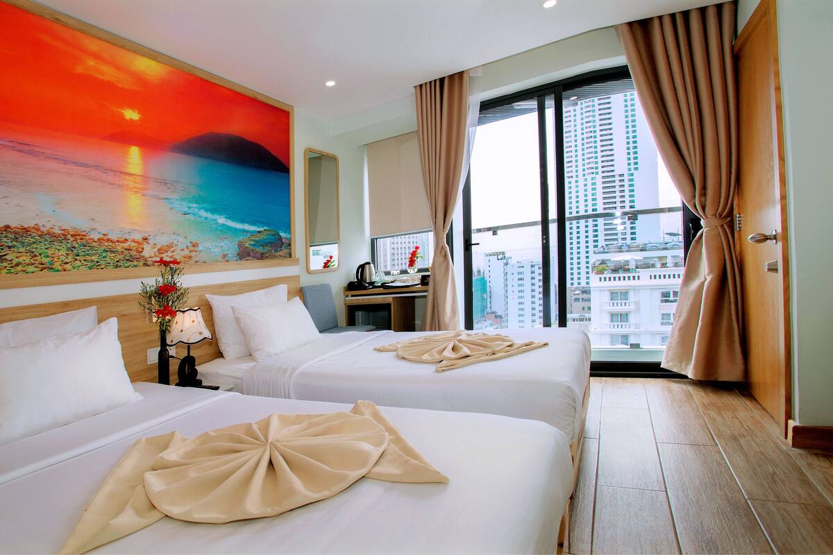 Premium bedding, minibar, in-room safe, desk