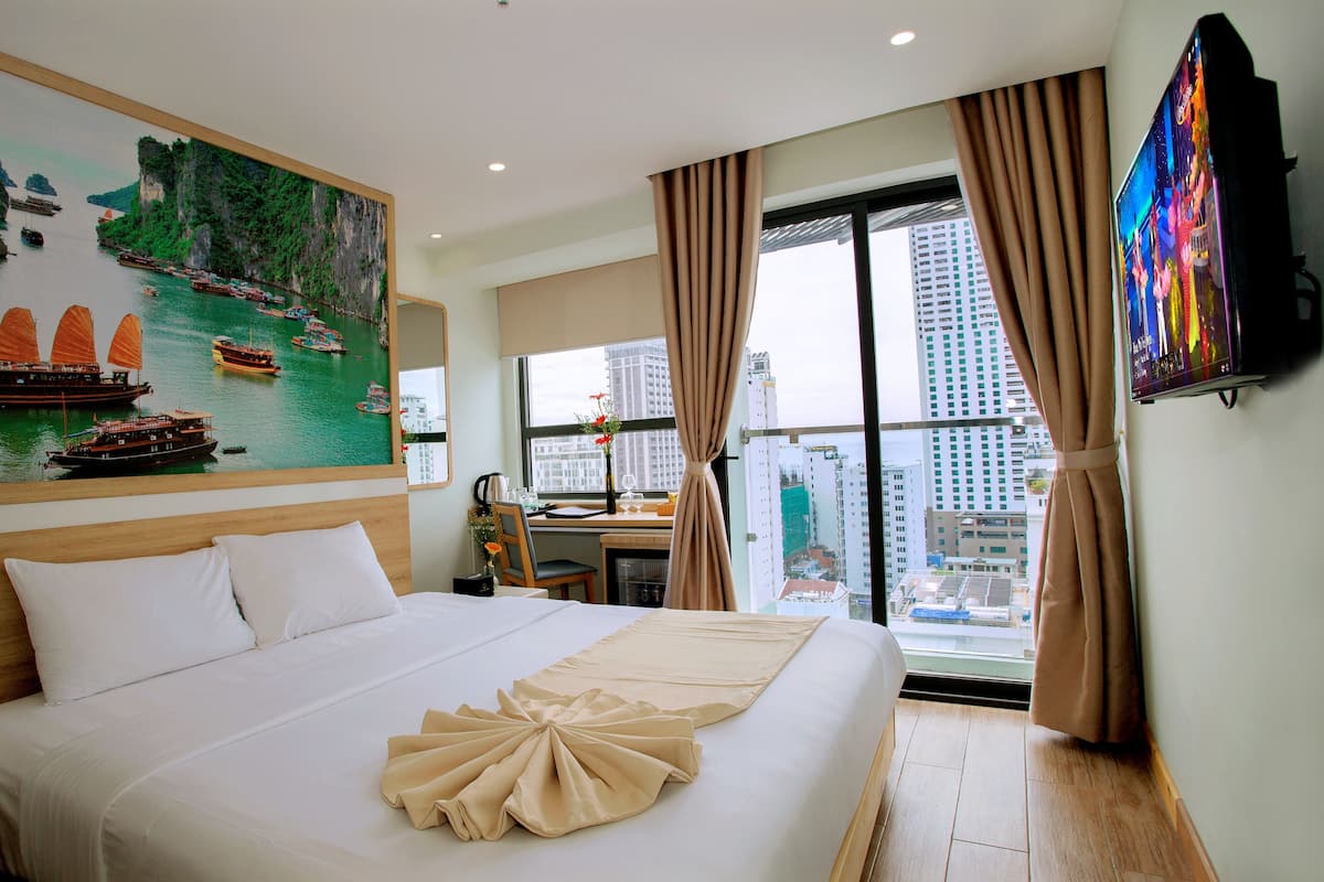 Premier Double or Twin Room, Partial Ocean View