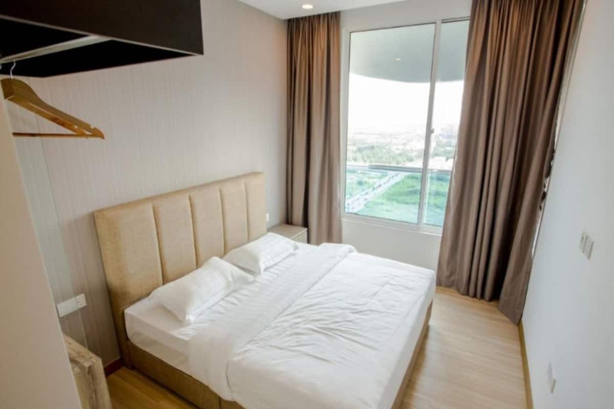 Family Suite | 1 bedroom, desk, blackout curtains, iron/ironing board