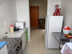 Fridge, microwave, oven, stovetop - FIT Cantina do Lazim (Capitólio)