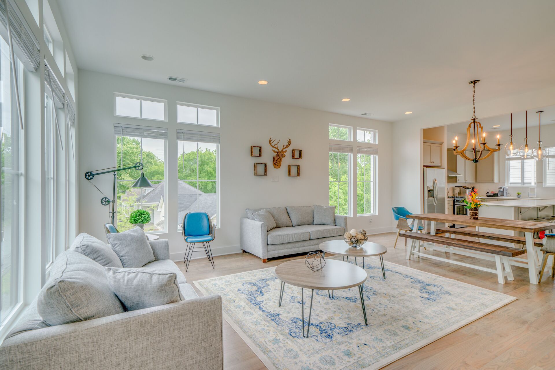 スマートテレビ、テレビゲーム、DVD プレーヤー、ミュージックライブラリ