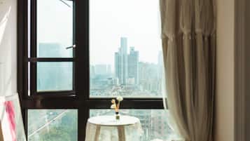 1 bedroom, blackout curtains, free WiFi, bed sheets