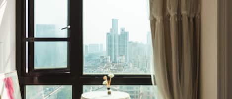 全景客房 (Chinese Domestic Guests Only) | 1 多间卧室、遮光窗帘、免费 WiFi、床单