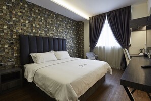 Standard King | Desk, blackout curtains, soundproofing, iron/ironing board