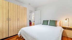 3 bedrooms, bed sheets - Cape Cod Coastal Retreat (RYE)