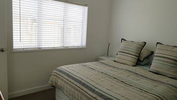 3 sovrum, strykjÀrn/strykbrÀda och sÀngklÀder