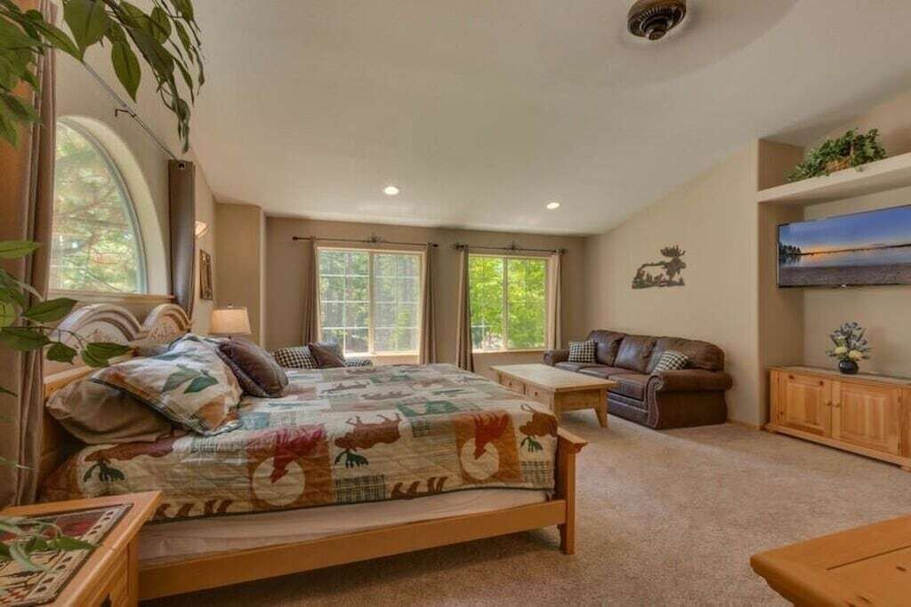 5 Bedroom Home - Huge Game Room, Bocce Ball, Amazing Outdoors - South Lake Tahoe, CA