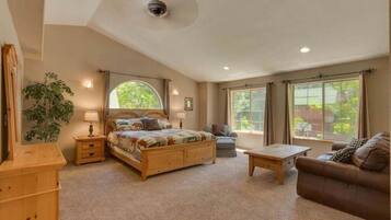 5 bedrooms, iron/ironing board, WiFi, bed sheets