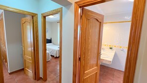 2 soverom, strykejern/-brett, wi-fi (inkludert) og sengetøy