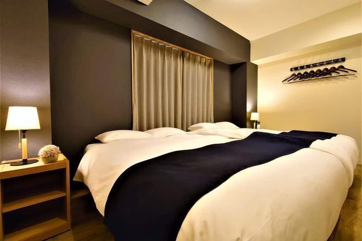 Premium bedding, down comforters, desk, soundproofing