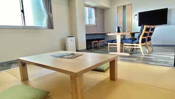 Luksussuite (Condominium B Type) | Sengetøy av topp kvalitet, dundyner, skrivebord og lydisolert