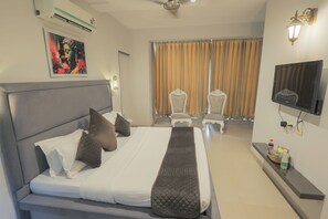 Down duvets, Select Comfort beds, minibar, in-room safe