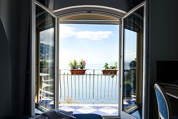 Deluxe Double or Twin Room, Balcony, Sea View | Egyptian cotton sheets, premium bedding, in-room safe, desk