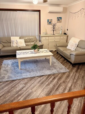 Smart TV, DVD player, books, stereo