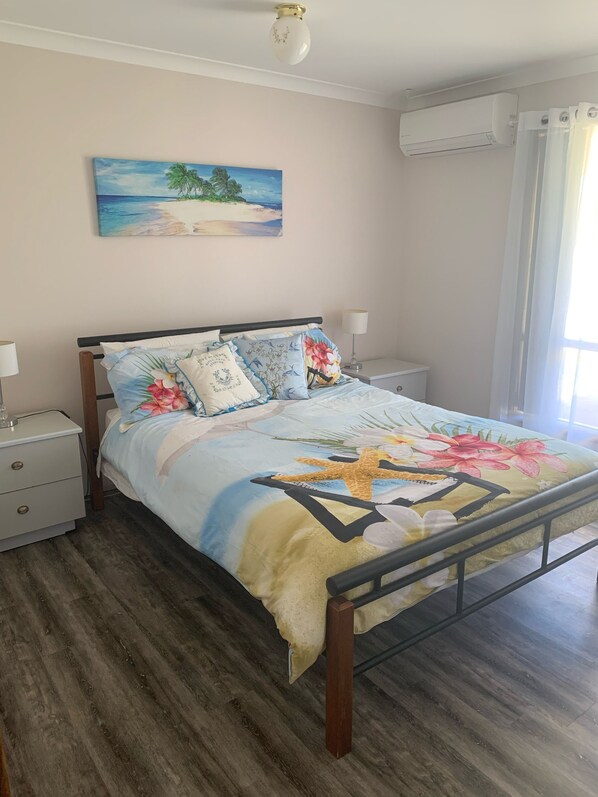 3 bedrooms, iron/ironing board, travel crib, free WiFi