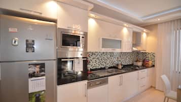 Kylskåp och diskmaskin