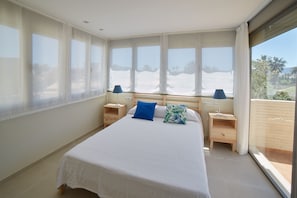 3 chambres, fer et planche à repasser, Wi-Fi gratuit, draps fournis