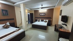 Desk, cribs/infant beds, rollaway beds, free WiFi