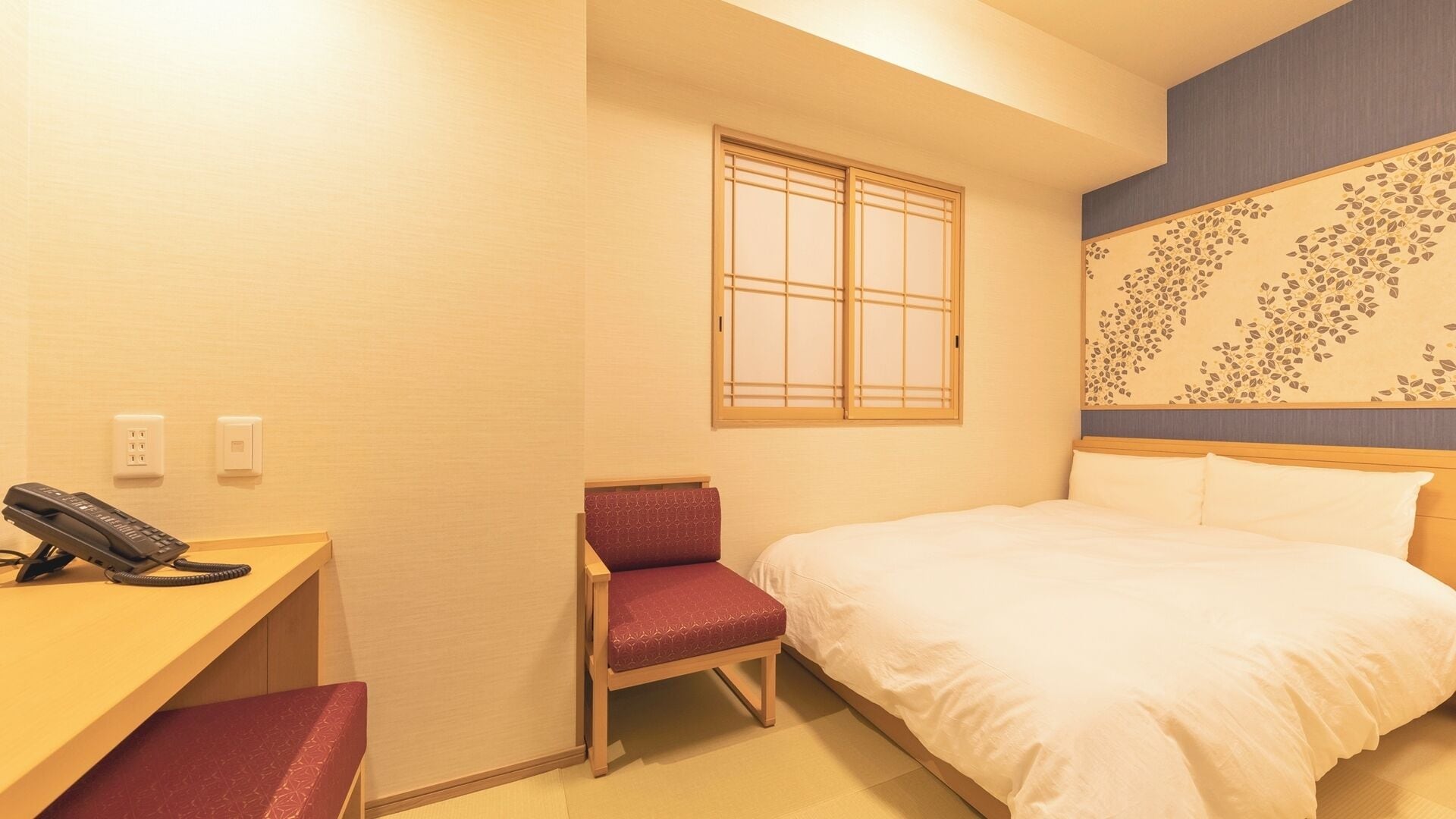 Daunenbettdecken, Zimmersafe, Schreibtisch