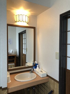 Phòng truyền thống, không hút thuốc (JP Style,8 Tatami-mats,Private Toilet) | Phòng khách | TV màn hình phẳng 