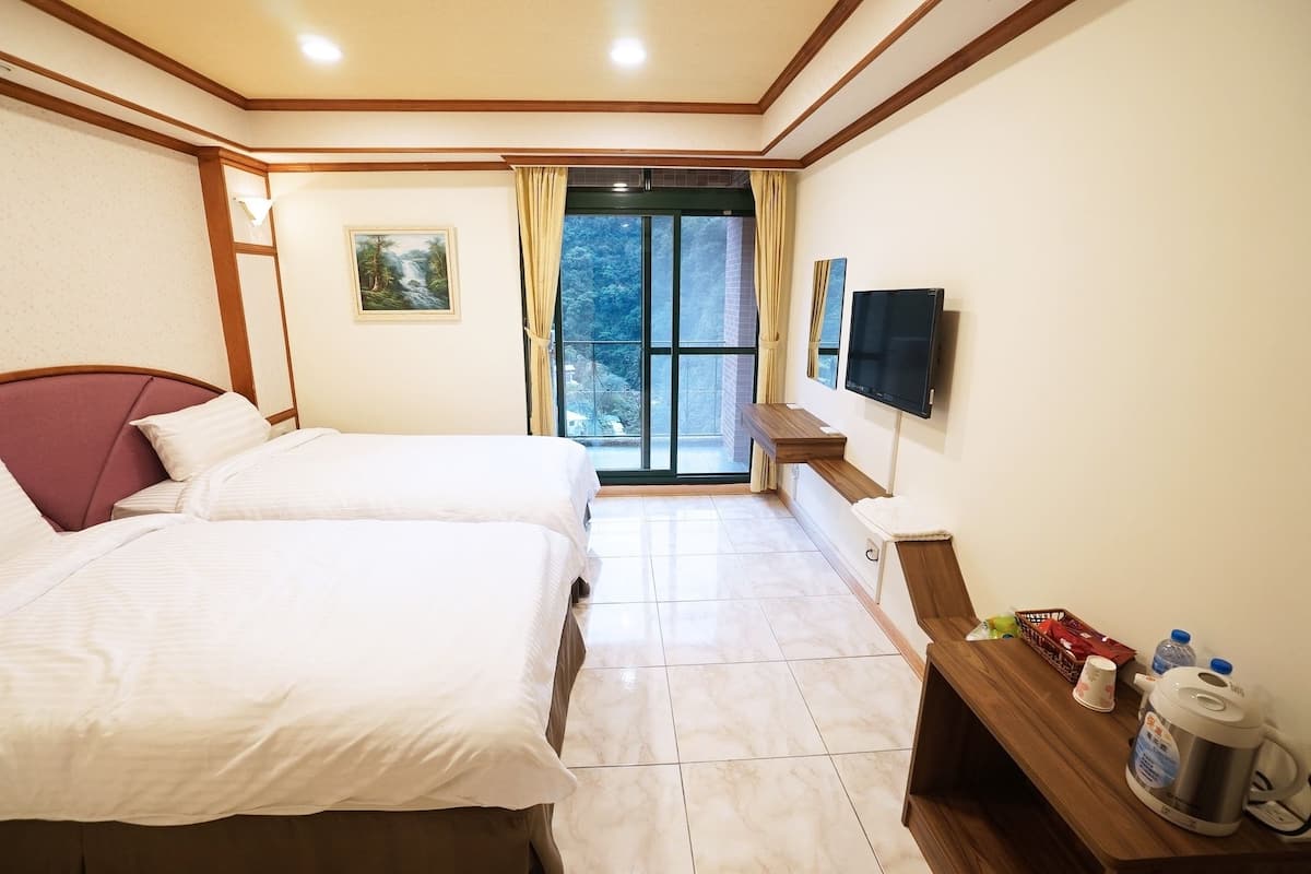 Quadruple Room | Free WiFi, bed sheets