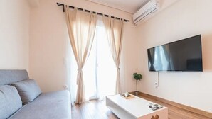 Living area - Stylish Athenian Flat (Athens)