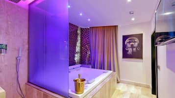 Private spa tub
