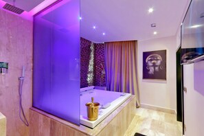 Deluxe Studio Suite, Hot Tub | Private spa tub - Spanish Diamond Luxury Suites & Jacuzzi (Rome)