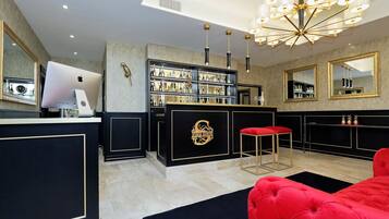 Bar (in der Unterkunft)