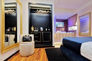 Deluxe Studio Suite, Hot Tub