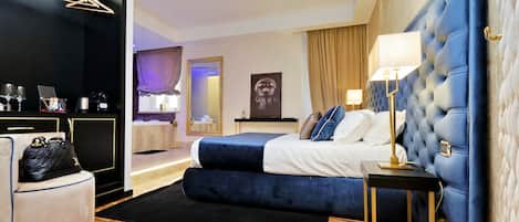 Deluxe Studio Suite, Hot Tub
