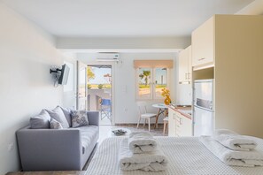 Studiosviitti, merinäköala (Petra) | Pimennysverhot, äänieristys, silitysrauta/-lauta, ilmainen Wi-Fi