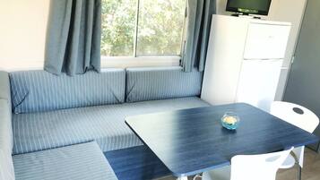Bungalow, 2 Bedrooms, Patio, Garden View | Living area | Flat-screen TV