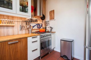 Design Apartment, 2 Bedrooms | Private kitchen