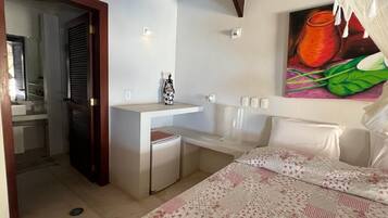 5 slaapkamers, een bureau, een strijkplank/strijkijzer, wifi