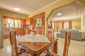 Interior - Villa Eleon with private pool, BBQ and beautiful garden. (Zakynthos)