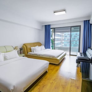 Business Twin Room, 2 Double Beds | Desk, blackout drapes, free WiFi, bed sheets