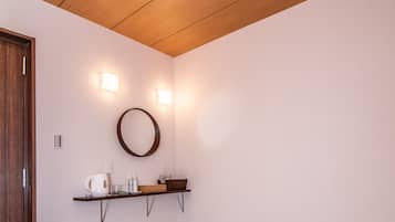 202 | Iron/ironing board, free WiFi